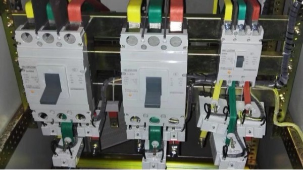 正泰塑殼式斷路器_閃電發貨_快送到家